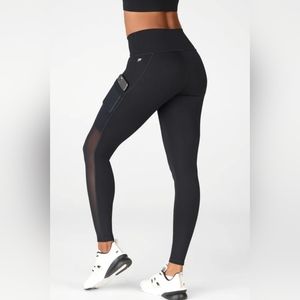 Fabletics On-The-Go Leggings NWT Size M